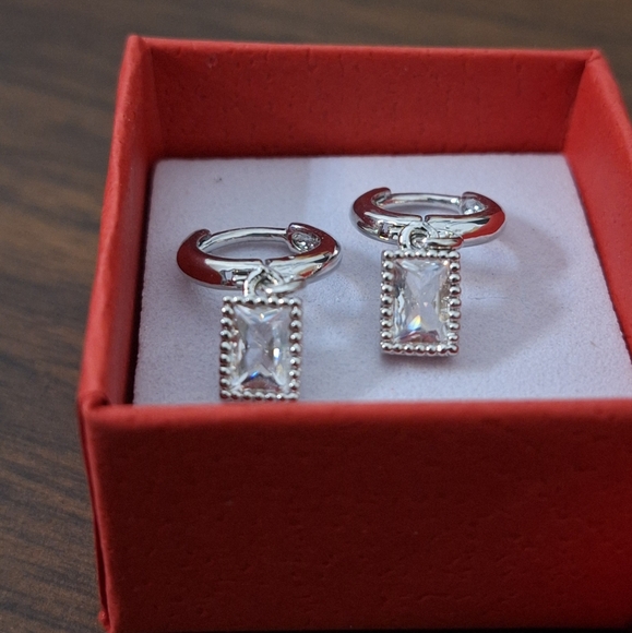 Swarovski Silver Geometric Earrings with Sparkling Stones - Picture 5 of 9